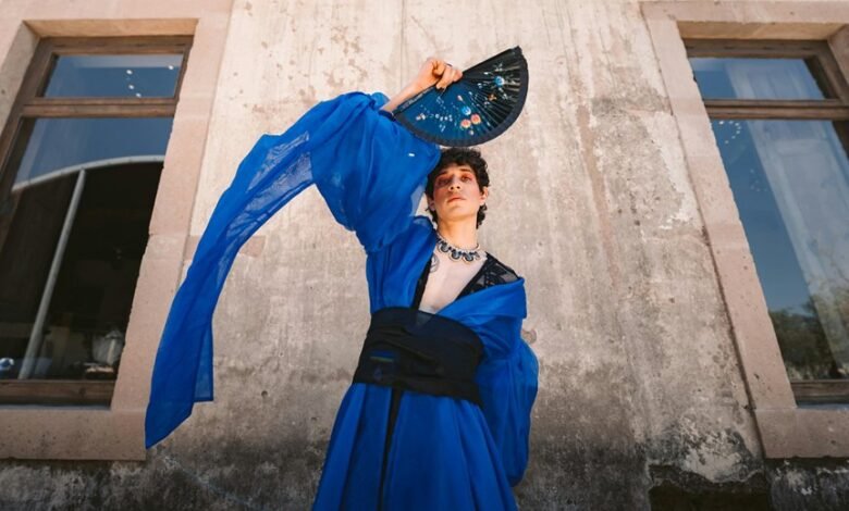 blue robe for cana